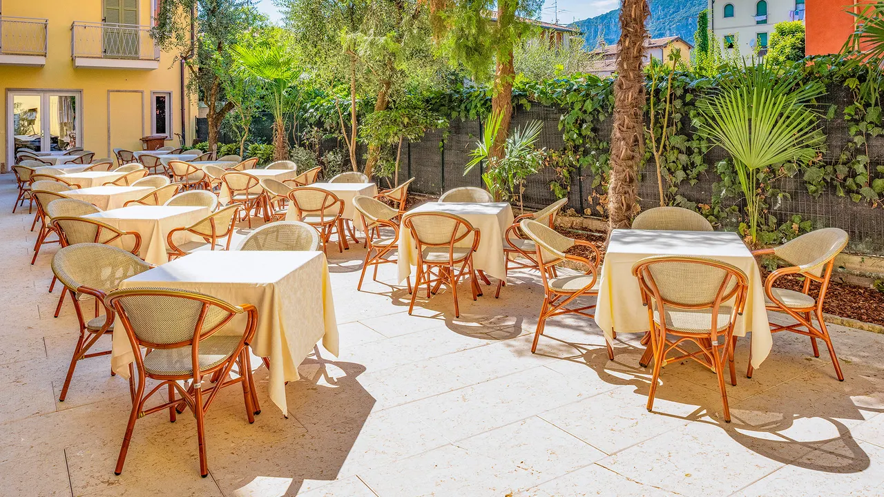 03_h_Centrale_Garda_terrace