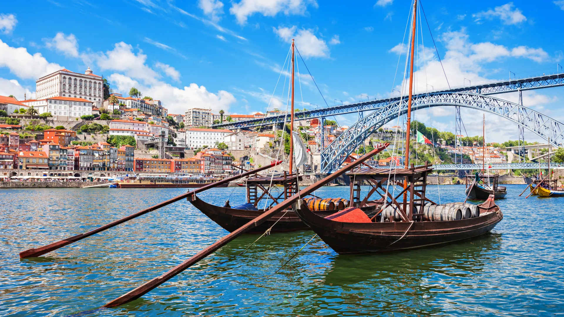 Stadt, Sommer, Architektur, Kultur, Panorama, Zentrum, Straßen, Hafen, Schiff, Wasser, Kanal, Boot, Portugal, Meer, Gebäude, Häuser, Reisen, Urlaub, Urlaub, Brücke, SSB Reisen