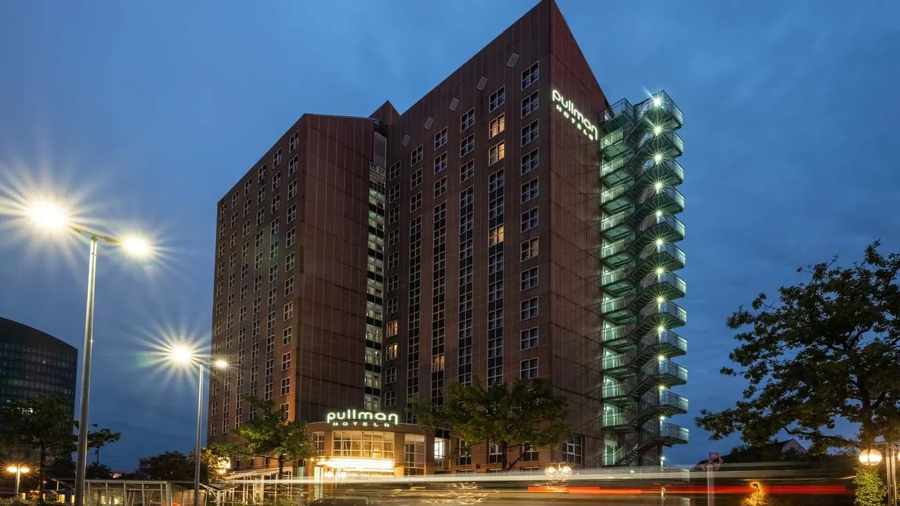 Einstiegsstelle Mehrtagesfahrt Hotel Pullman 